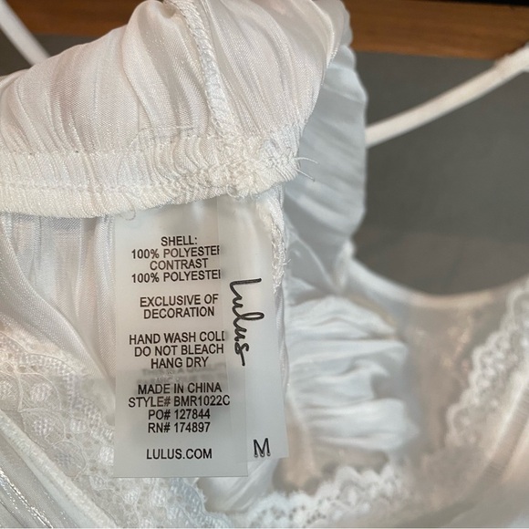 NWOT Lulus A Chance Of Romance Ivory Shiny Plisse Lace Romper, Size M - Picture 9 of 9